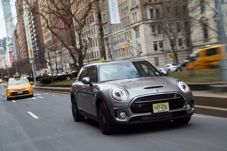  Mini Cooper S Clubman ALL4 2016 года  (US) (фото 15 из 20)